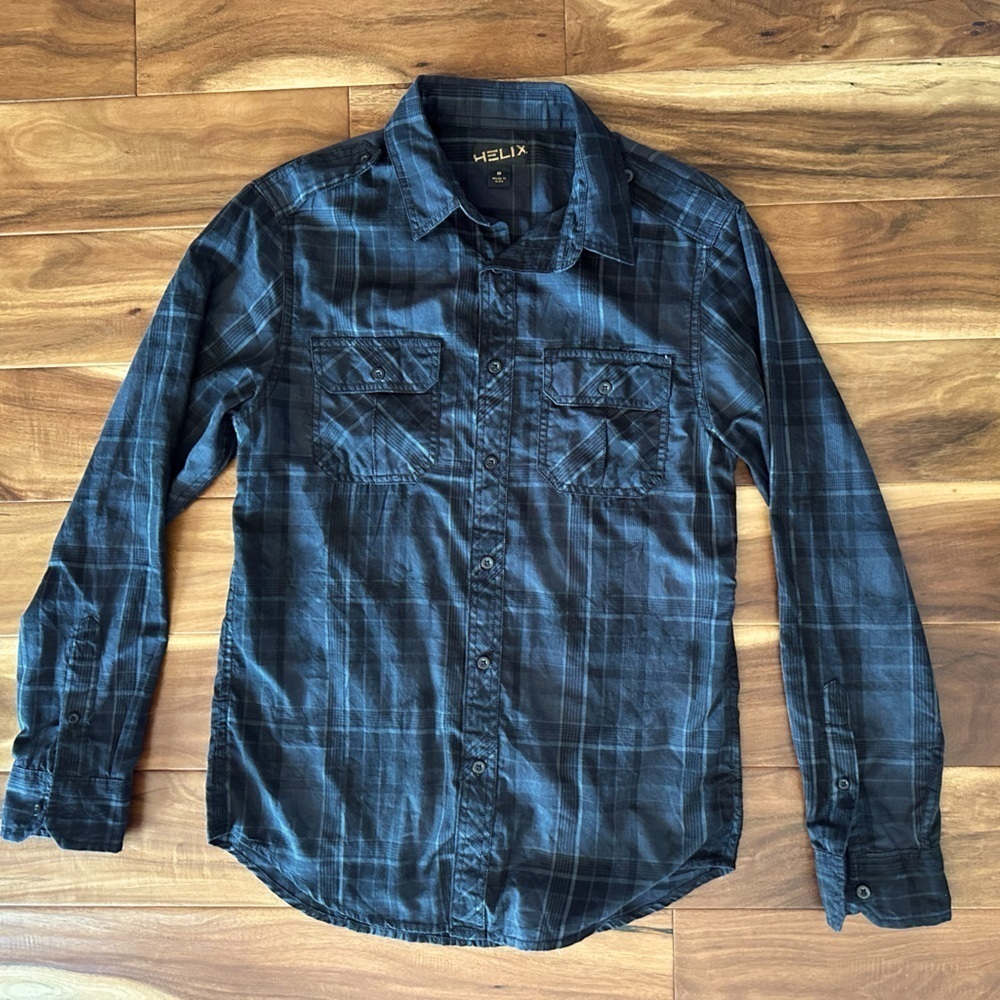 Helix Black and Grey Plaid Button Up Shirt size Small